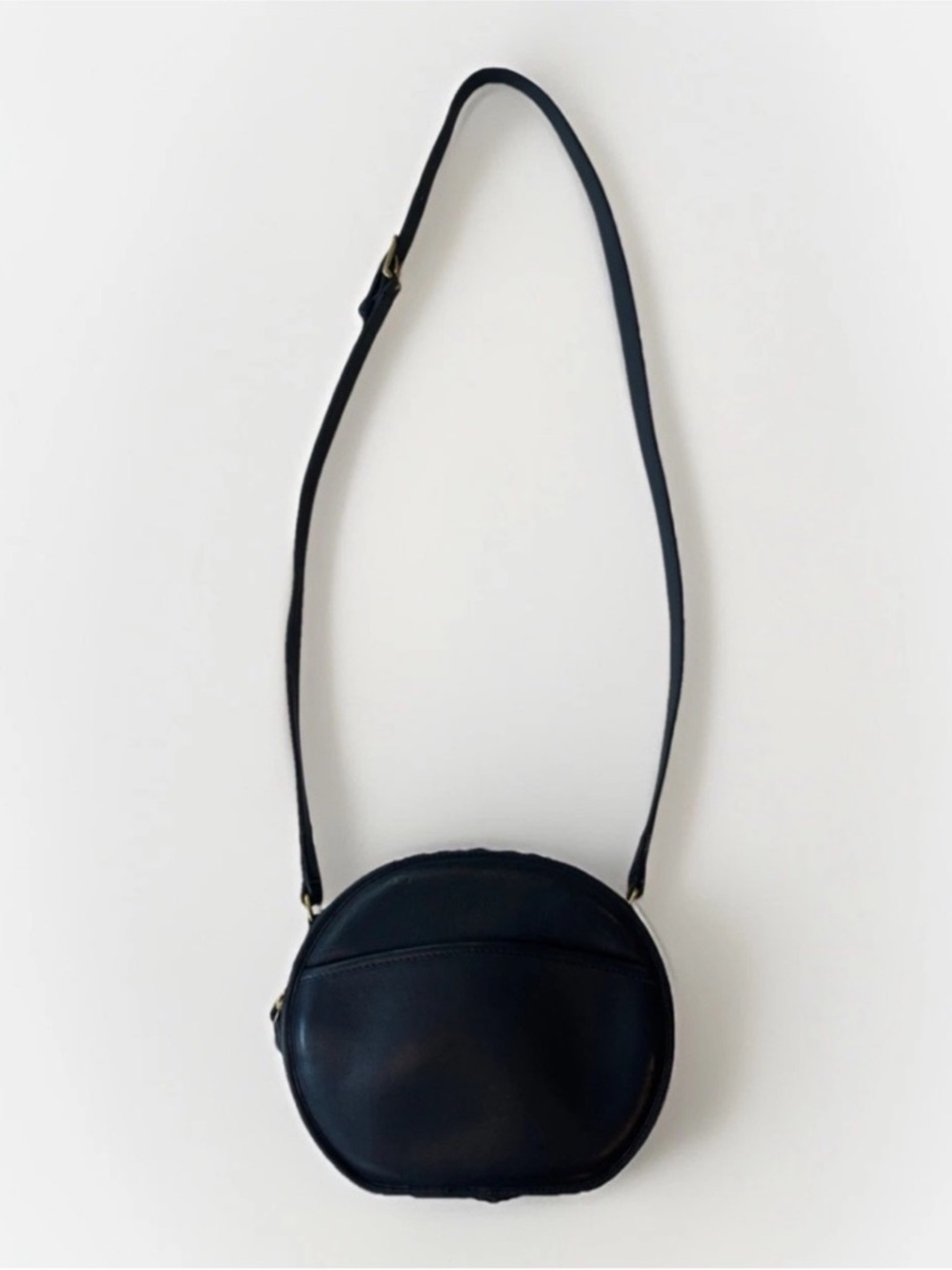 Coach Vintage Black Round Canteen Leather
Crossbody Bag